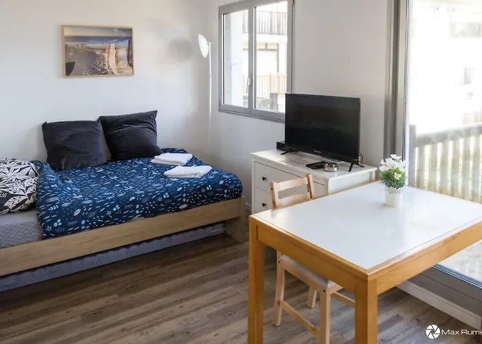 Moderne Acces Plage, Piscine Et Tennis